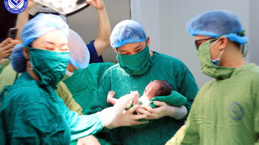 60-year-old woman safely delivers healthy baby boy in Hanoi